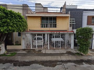 CASA EN VENTA EN JARDINES DE SAN JOSE GUADALAJARA JALISCO