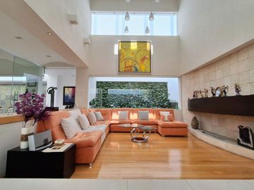 CASA EN VENTA EN RESIDENCIAL BOSQUES QUERETARO 3 RECAMARAS 6 BAÑOS ALBERCA Y CERCA DE PLAZA BOULEVARES