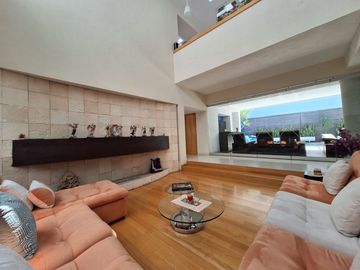 CASA EN VENTA EN RESIDENCIAL BOSQUES QUERETARO 3 RECAMARAS 6 BAÑOS ALBERCA Y CERCA DE PLAZA BOULEVARES