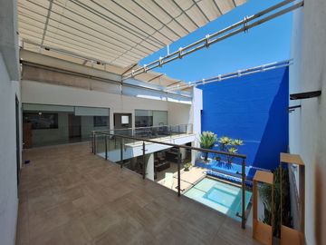 CASA EN VENTA EN RESIDENCIAL BOSQUES QUERETARO 3 RECAMARAS 6 BAÑOS ALBERCA Y CERCA DE PLAZA BOULEVARES