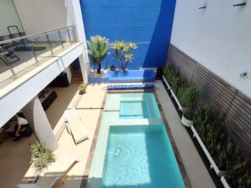 CASA EN VENTA EN RESIDENCIAL BOSQUES QUERETARO 3 RECAMARAS 6 BAÑOS ALBERCA Y CERCA DE PLAZA BOULEVARES