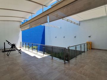 CASA EN VENTA EN RESIDENCIAL BOSQUES QUERETARO 3 RECAMARAS 6 BAÑOS ALBERCA Y CERCA DE PLAZA BOULEVARES