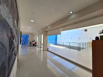 CASA EN VENTA EN RESIDENCIAL BOSQUES QUERETARO 3 RECAMARAS 6 BAÑOS ALBERCA Y CERCA DE PLAZA BOULEVARES