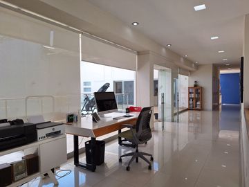 CASA EN VENTA EN RESIDENCIAL BOSQUES QUERETARO 3 RECAMARAS 6 BAÑOS ALBERCA Y CERCA DE PLAZA BOULEVARES