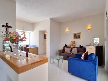 CASA EN VENTA EN RESIDENCIAL BOSQUES QUERETARO 3 RECAMARAS 6 BAÑOS ALBERCA Y CERCA DE PLAZA BOULEVARES