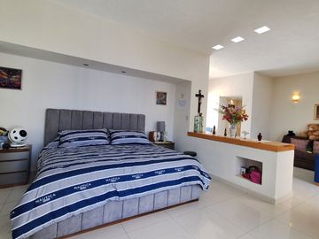 CASA EN VENTA EN RESIDENCIAL BOSQUES QUERETARO 3 RECAMARAS 6 BAÑOS ALBERCA Y CERCA DE PLAZA BOULEVARES