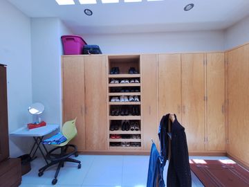 CASA EN VENTA EN RESIDENCIAL BOSQUES QUERETARO 3 RECAMARAS 6 BAÑOS ALBERCA Y CERCA DE PLAZA BOULEVARES