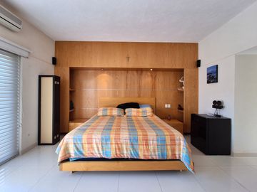 CASA EN VENTA EN RESIDENCIAL BOSQUES QUERETARO 3 RECAMARAS 6 BAÑOS ALBERCA Y CERCA DE PLAZA BOULEVARES