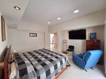 CASA EN VENTA EN RESIDENCIAL BOSQUES QUERETARO 3 RECAMARAS 6 BAÑOS ALBERCA Y CERCA DE PLAZA BOULEVARES