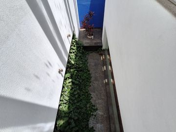 CASA EN VENTA EN RESIDENCIAL BOSQUES QUERETARO 3 RECAMARAS 6 BAÑOS ALBERCA Y CERCA DE PLAZA BOULEVARES