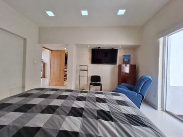 CASA EN VENTA EN RESIDENCIAL BOSQUES QUERETARO 3 RECAMARAS 6 BAÑOS ALBERCA Y CERCA DE PLAZA BOULEVARES