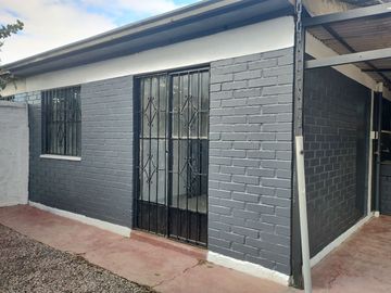Casa en venta Maipú, Los Aperos/Los Adobes, magnifica oportunidad, todo remodelado, pintura int y ext, artefactos nuevos baño y cocina.