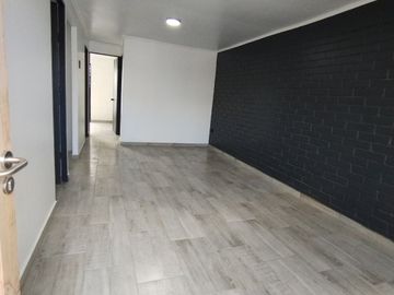 Casa en venta Maipú, Los Aperos/Los Adobes, magnifica oportunidad, todo remodelado, pintura int y ext, artefactos nuevos baño y cocina.