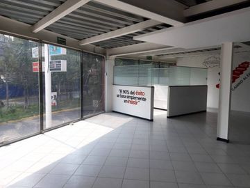 LOCAL COMERCIAL EN RENTA PRIMER NIVEL DENTRO DE PLAZA COMERCIAL PEQUEÑA.