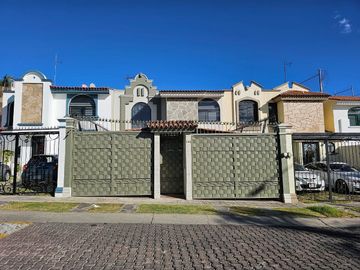 Casa en renta en Bugambilias