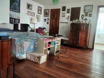 VENTA DE CASA ESTILO CAMPESTRE MEXICANO, INDEPENDIENTE 358 mt DE TERRENO, MUY AMPLIA. CON RECÁMARA EN PLANTA BAJA, AL SUR DE LA CIUDAD. CONTRERAS CDMX