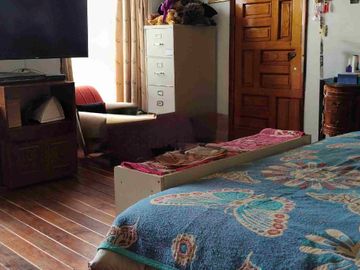 VENTA DE CASA ESTILO CAMPESTRE MEXICANO, INDEPENDIENTE 358 mt DE TERRENO, MUY AMPLIA. CON RECÁMARA EN PLANTA BAJA, AL SUR DE LA CIUDAD. CONTRERAS CDMX