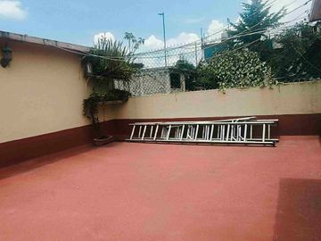 VENTA DE CASA ESTILO CAMPESTRE MEXICANO, INDEPENDIENTE 358 mt DE TERRENO, MUY AMPLIA. CON RECÁMARA EN PLANTA BAJA, AL SUR DE LA CIUDAD. CONTRERAS CDMX