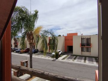DEPARTAMENTO EN VENTA PUERTA REAL CORREGIDORA QUERETARO 3 RECAMARAS AREAS VERDES ALBERCA Y VIGILANCIA