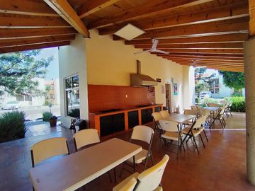 DEPARTAMENTO EN VENTA PUERTA REAL CORREGIDORA QUERETARO 3 RECAMARAS AREAS VERDES ALBERCA Y VIGILANCIA