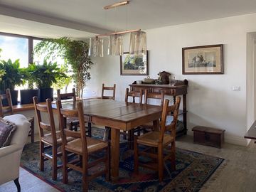 En venta amplio y precioso departamento 4D-4B-2E Totalmente renovado con excelentes terminaciones, Raul Labbé 13.000.