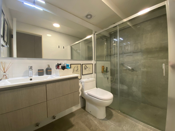 En venta amplio y precioso departamento 4D-4B-2E Totalmente renovado con excelentes terminaciones, Raul Labbé 13.000.