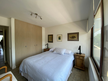 En venta amplio y precioso departamento 4D-4B-2E Totalmente renovado con excelentes terminaciones, Raul Labbé 13.000.