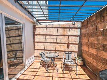 CASA EN VENTA CON 3 RECÁMARAS Y ROOF GARDEN TECHADO EN FRACCIONAMIENTO DE SAN FRANCISCO OCOTLÁN, CORONANGO
