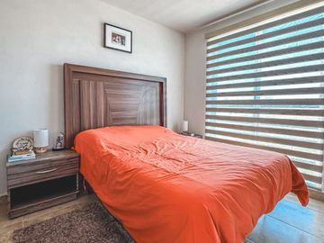 CASA EN VENTA CON 3 RECÁMARAS Y ROOF GARDEN TECHADO EN FRACCIONAMIENTO DE SAN FRANCISCO OCOTLÁN, CORONANGO