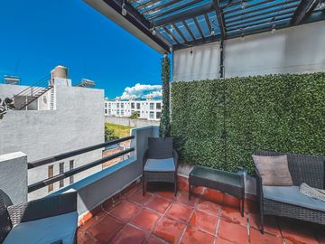 CASA EN VENTA CON 3 RECÁMARAS Y ROOF GARDEN TECHADO EN FRACCIONAMIENTO DE SAN FRANCISCO OCOTLÁN, CORONANGO