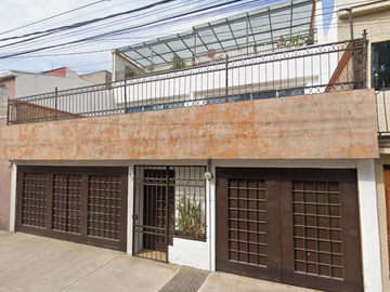 CASA EN REMATE EN LA INDUSTRIAL, GUSTAVO A. MADERO