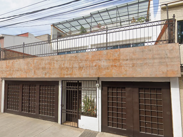 CASA EN REMATE EN LA INDUSTRIAL, GUSTAVO A. MADERO