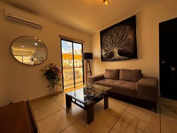 Departamento Amueblado en Renta de 2 Recámaras en Av. 135 Cancún | Planta Baja con Alberca y Gimnasio
