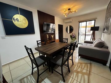 Departamento Amueblado en Renta de 2 Recámaras en Av. 135 Cancún | Planta Baja con Alberca y Gimnasio