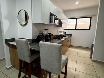 Departamento Amueblado en Renta de 2 Recámaras en Av. 135 Cancún | Planta Baja con Alberca y Gimnasio