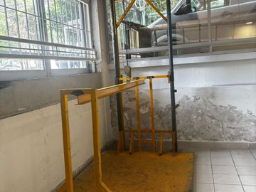 LOCAL COMERCIAL SOBRE AVENIDA PRINCIPAL