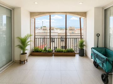 EN RENTA amplísimo Departamento Torres Marbella El Refugio Queretaro