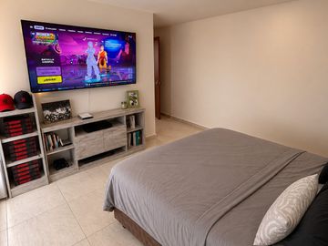 EN RENTA amplísimo Departamento Torres Marbella El Refugio Queretaro