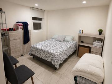 EN RENTA amplísimo Departamento Torres Marbella El Refugio Queretaro