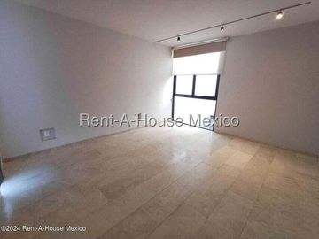 Casa en renta de 3 niveles con roof garden y cuarto de servicio – Zibatá, Querétaro