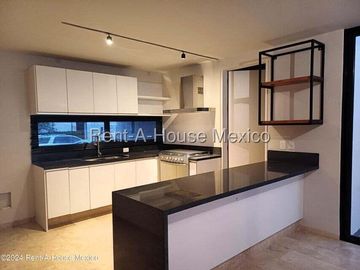 Casa en renta de 3 niveles con roof garden y cuarto de servicio – Zibatá, Querétaro