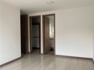 Apartamento en arriendo en Loma del Escobero, Envigado