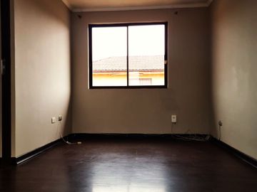 CASA DOS PISOS INDEPENDIENTE SOLIDA EN CONDOMINIO