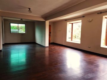 CASA DOS PISOS INDEPENDIENTE SOLIDA EN CONDOMINIO