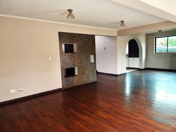 CASA DOS PISOS INDEPENDIENTE SOLIDA EN CONDOMINIO