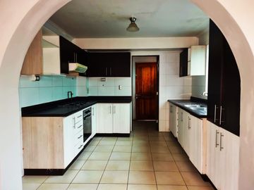 CASA DOS PISOS INDEPENDIENTE SOLIDA EN CONDOMINIO