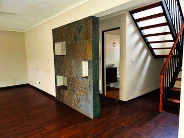 CASA DOS PISOS INDEPENDIENTE SOLIDA EN CONDOMINIO