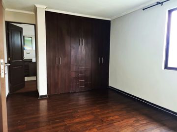 CASA DOS PISOS INDEPENDIENTE SOLIDA EN CONDOMINIO