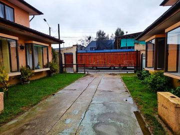 CASA DOS PISOS INDEPENDIENTE SOLIDA EN CONDOMINIO
