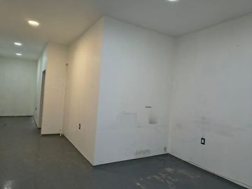 PEQUEÑO ESPACIO PARA ALMACENAMIENTO